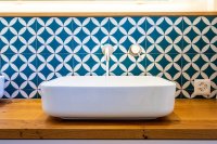 Delfts blauw is terug, maar dan in je badkamer